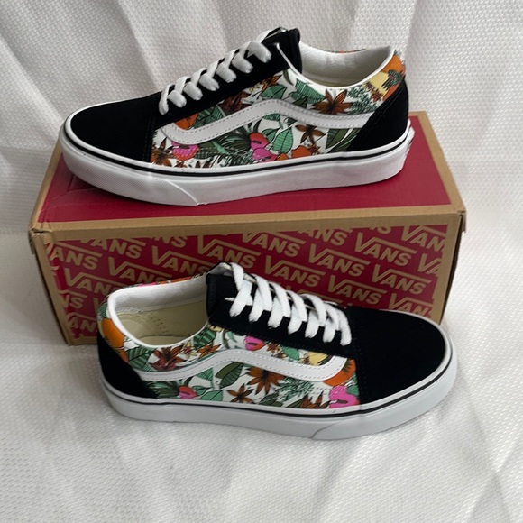Vans Shoes - Vans women’s Old Skool multiple tropical